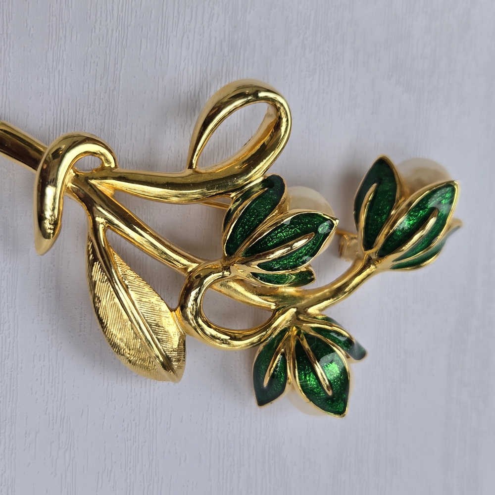 Elegant Gold, Green, and Pearl Flowers Brooch